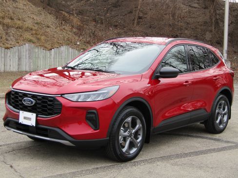 New 2026 Ford Escape ST-Line w/ Tech Pack #1 AWD/4WD image 8