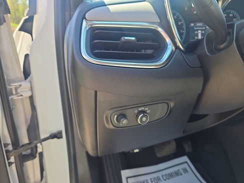 Used 2018 Chevrolet Equinox LT image 14