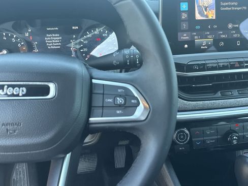 Used 2024 Jeep Compass Latitude AWD/4WD image 29