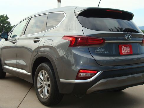 Used 2019 Hyundai Santa Fe SE image 6