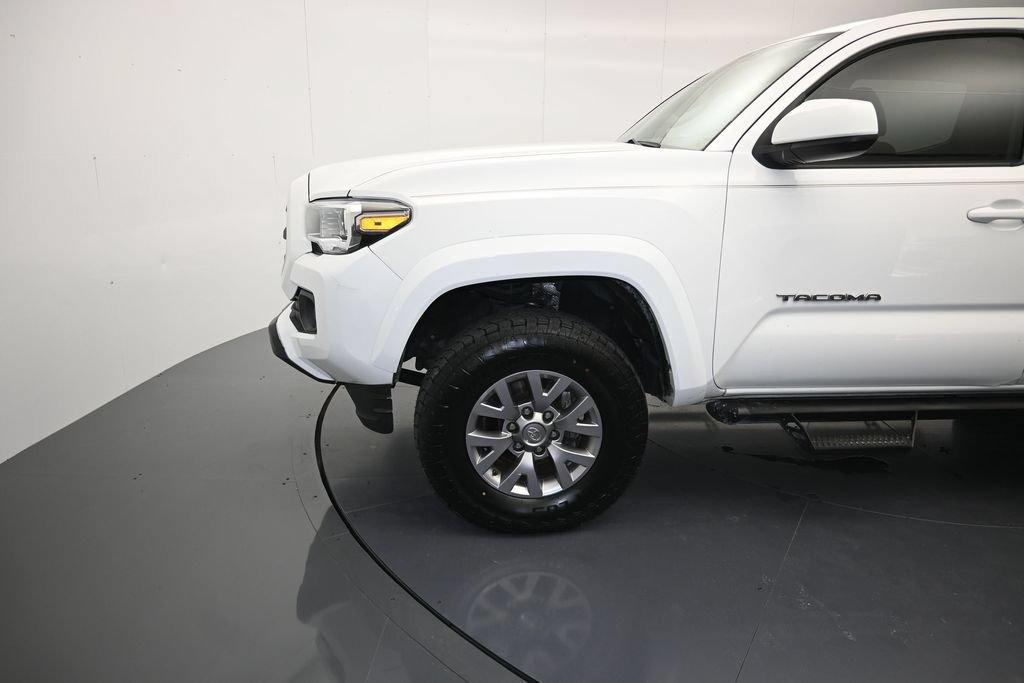 Used 2017 Toyota Tacoma SR5 w/ Tow Package AWD/4WD image 9