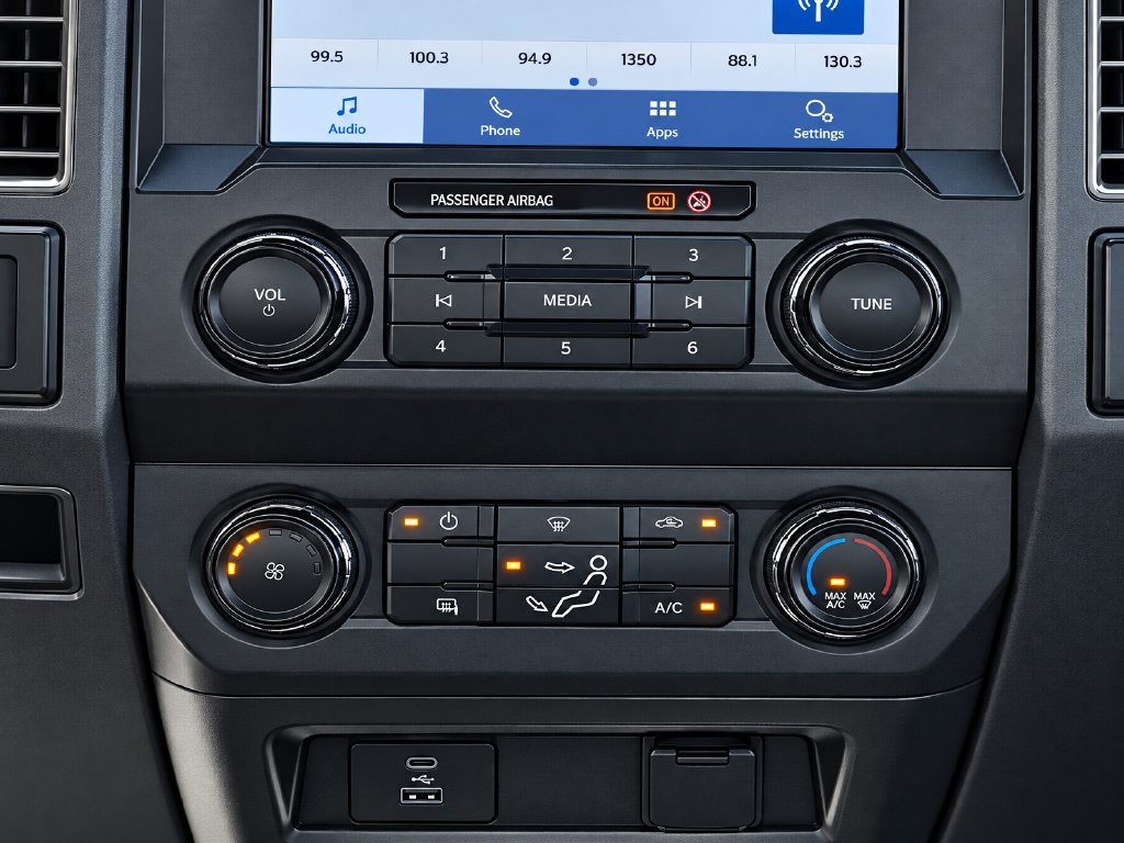 Used 2022 Ford F250 XL w/ Power Equipment Group AWD/4WD image 13