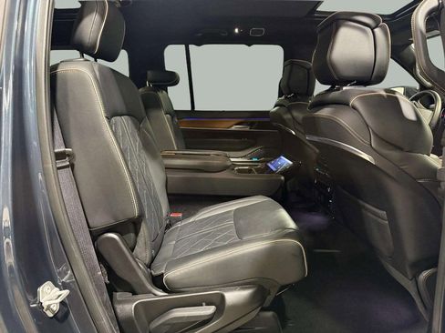 Used 2024 Jeep Grand Wagoneer L Series III image 30