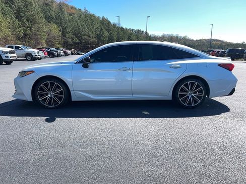 Used 2019 Toyota Avalon Touring w/ Advanced Safety Package image 8