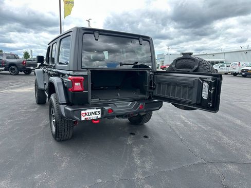 Used 2025 Jeep Wrangler Unlimited Rubicon AWD/4WD image 43