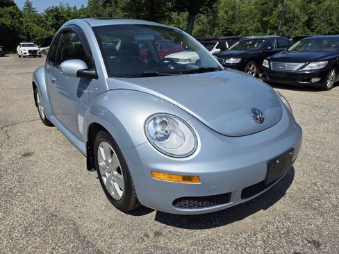 Used 2009 Volkswagen Beetle S FWD image 6