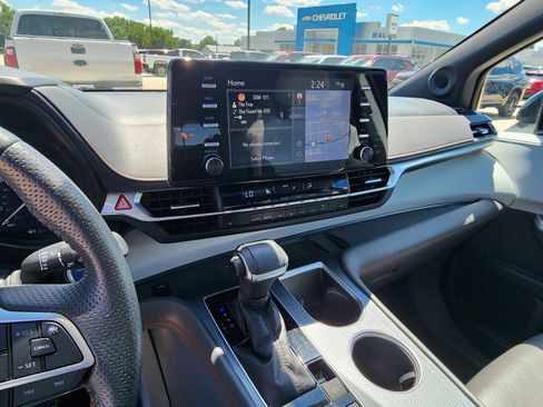 Used 2021 Toyota Sienna XSE w/ XSE Plus Package AWD/4WD image 16