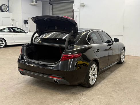 Used 2018 Alfa Romeo Giulia Ti RWD image 10