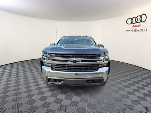 Used 2022 Chevrolet Silverado 1500 LT w/ Z71 Off-Road Package AWD/4WD image 2