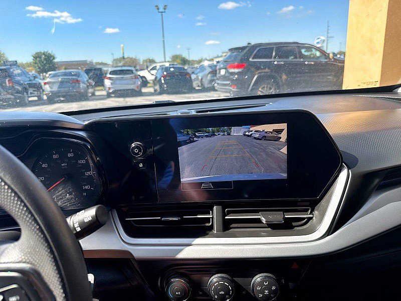Used 2025 Chevrolet Trax LS w/ LS Convenience Package FWD image 14
