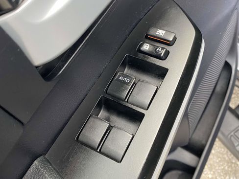 Used 2016 Toyota Tundra SR5 w/ SR5 Upgrade Package image 18