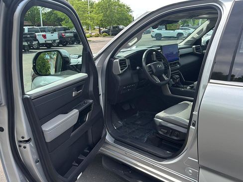 Used 2022 Toyota Tundra Limited AWD/4WD image 2