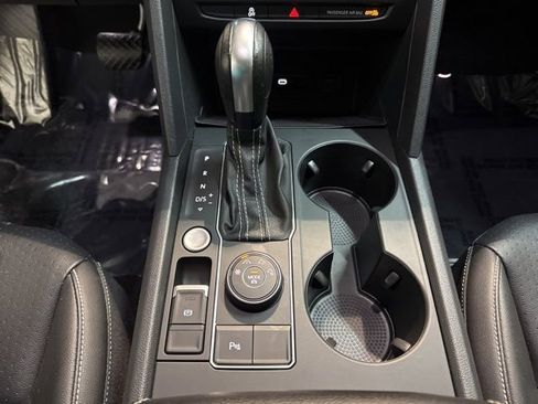 Certified 2021 Volkswagen Atlas SE image 24