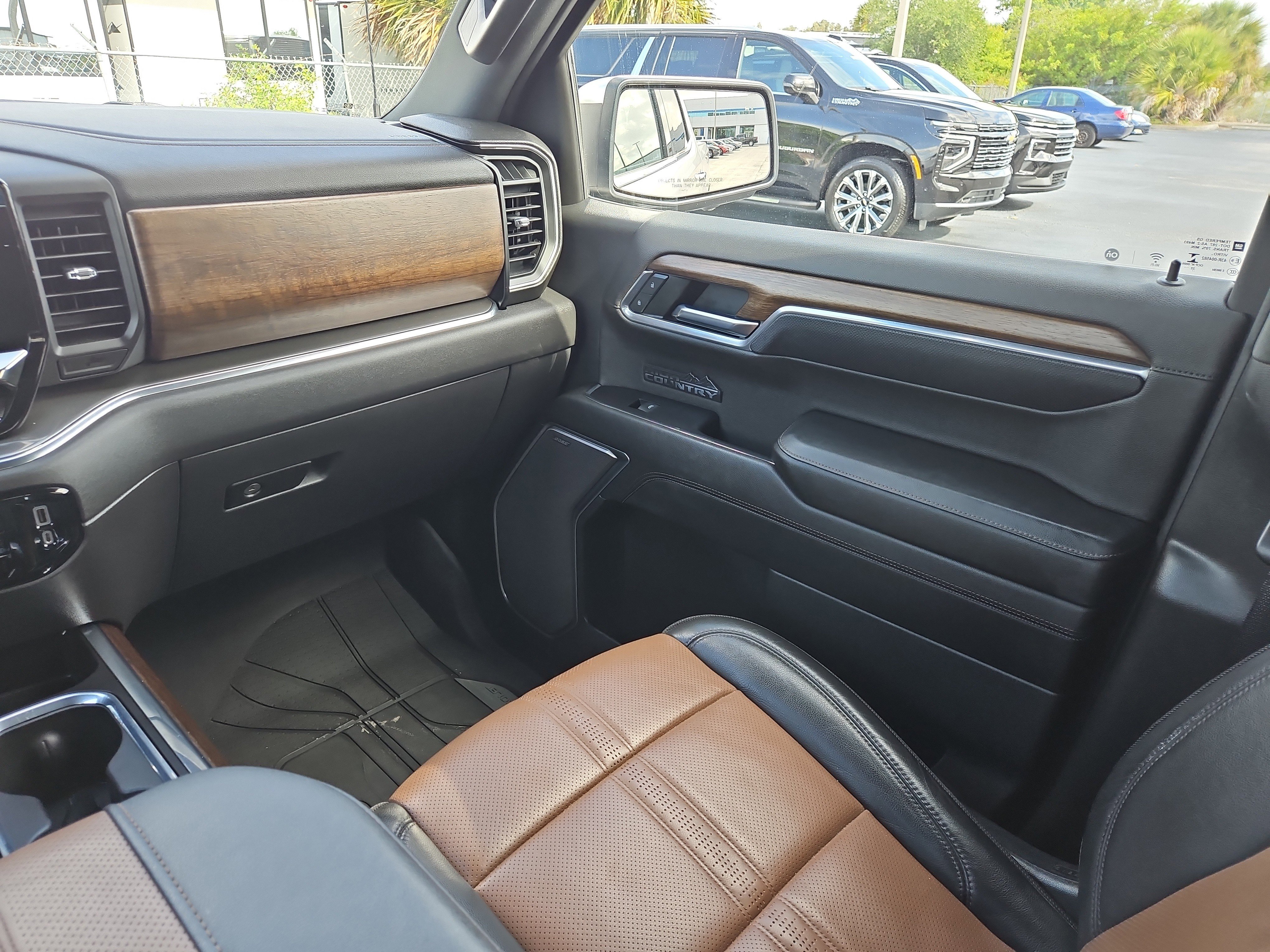 Certified 2023 Chevrolet Silverado 1500 High Country w/ High Country Premium Package AWD/4WD image 10