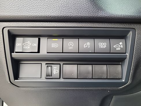 Used 2025 Toyota Tundra SR5 w/ SR5 Convenience Package AWD/4WD image 29