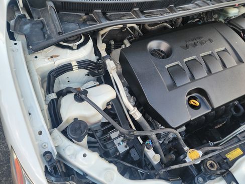 Used 2011 Toyota Corolla LE image 38