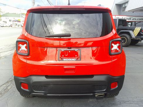 Used 2021 Jeep Renegade Latitude image 4