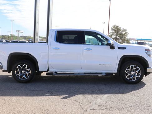 Used 2024 GMC Sierra 1500 SLT AWD/4WD image 8