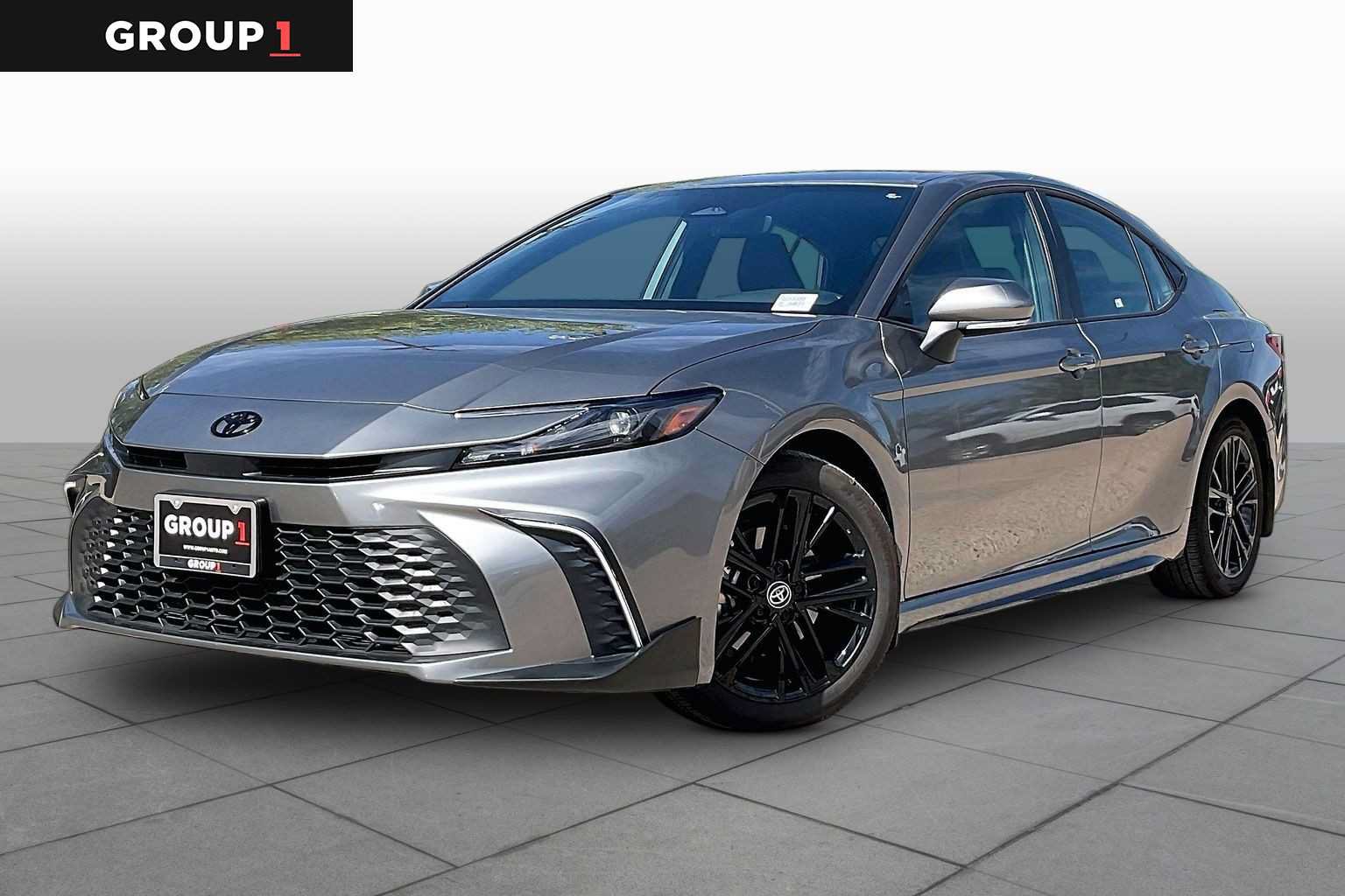 Used 2026 Toyota Camry SE w/ Convenience Package FWD image 1