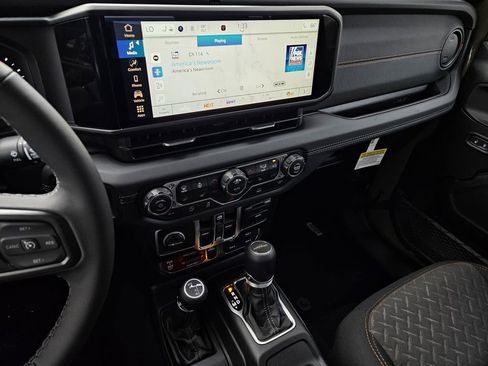 New 2026 Jeep Gladiator Mojave image 17