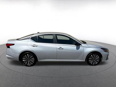 Used 2026 Nissan Altima 2.5 SV FWD image 13
