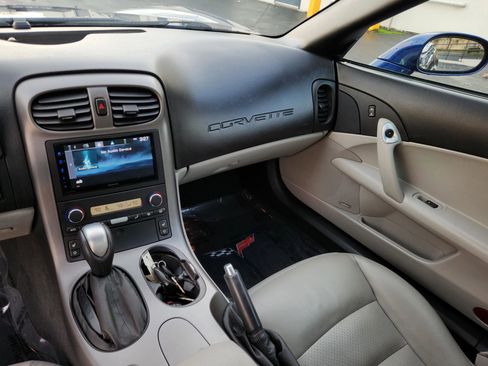 Used 2006 Chevrolet Corvette Convertible w/ Preferred Equipment Group image 14