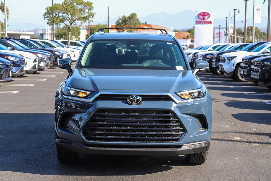 New 2026 Toyota Grand Highlander XLE FWD image 3