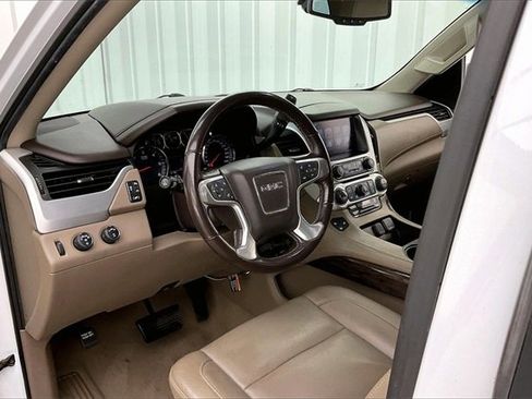 Used 2019 GMC Yukon XL SLT w/ Open Road Package image 17