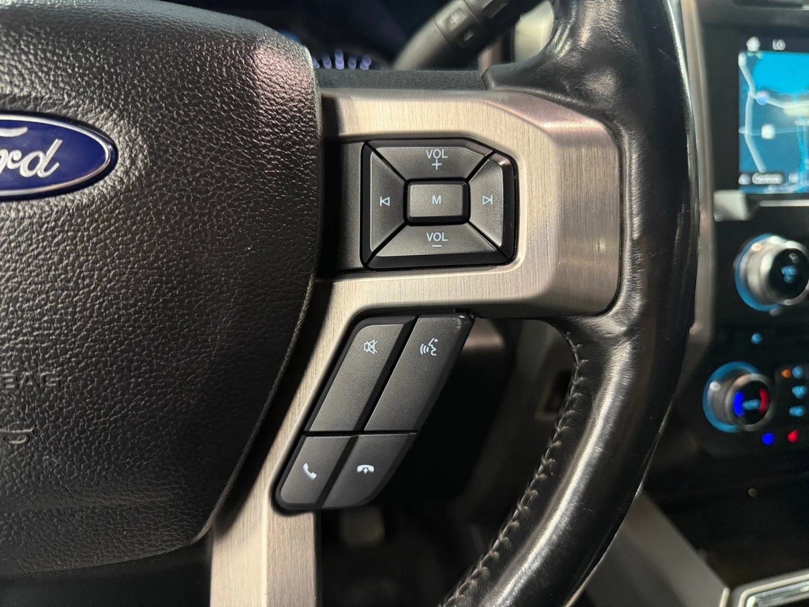 Used 2017 Ford F350 Platinum w/ Platinum Ultimate Package AWD/4WD image 23