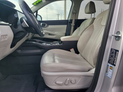 Used 2023 Kia Sorento EX image 18
