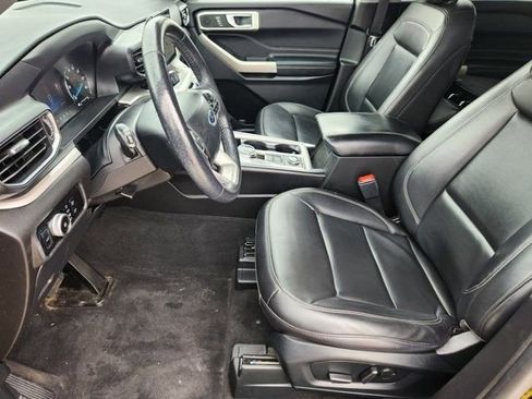 Used 2023 Ford Explorer XLT w/ Equipment Group 202A AWD/4WD image 11