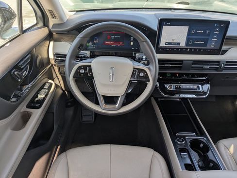 Certified 2024 Lincoln Corsair Grand Touring AWD/4WD image 19