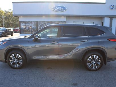 Used 2023 Toyota Highlander XLE