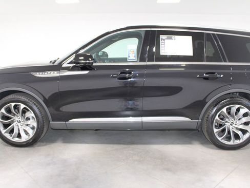 Used 2025 Lincoln Aviator Reserve image 6