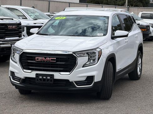 Used 2023 GMC Terrain SLE FWD image 3
