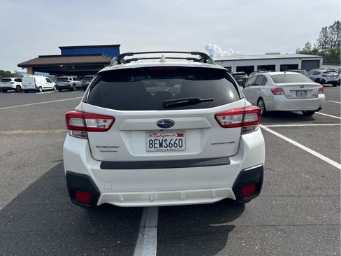Used 2018 Subaru Crosstrek 2.0i Premium w/ Eyesight System image 6