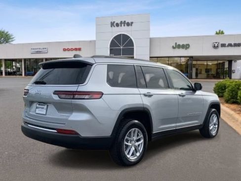 Used 2025 Jeep Grand Cherokee L Laredo AWD/4WD image 5