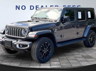 Used 2025 Jeep Wrangler Sahara video 1