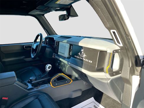 Used 2023 Ford Bronco Badlands image 27