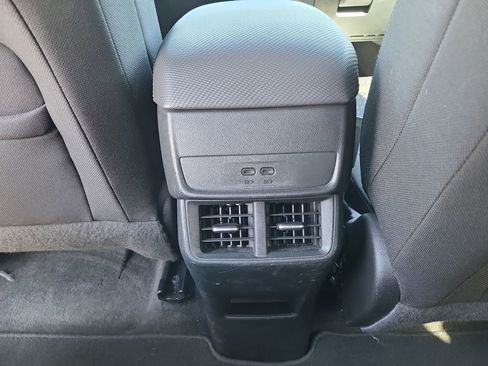 Used 2025 Chevrolet Equinox LT FWD image 29