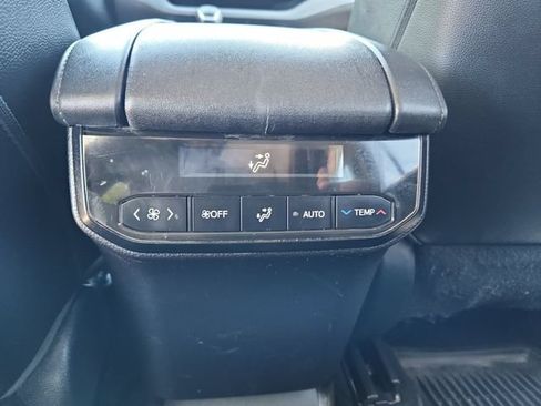 Certified 2020 Toyota Highlander XLE AWD/4WD image 32
