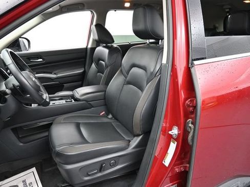 Used 2022 Nissan Pathfinder SL AWD/4WD image 10
