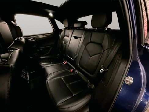 Used 2023 Porsche Macan Turbo image 25