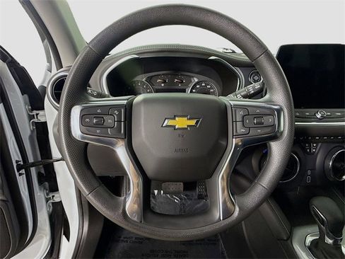 Used 2025 Chevrolet Blazer LT image 11