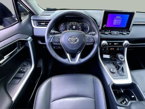 Used 2025 Toyota RAV4 XLE Premium AWD/4WD image 6