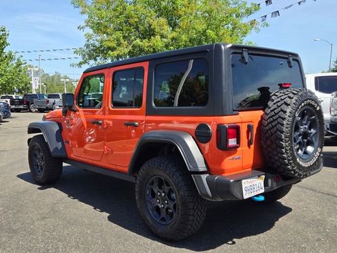 Used 2023 Jeep Wrangler Unlimited w/ Cold Weather Group AWD/4WD image 6