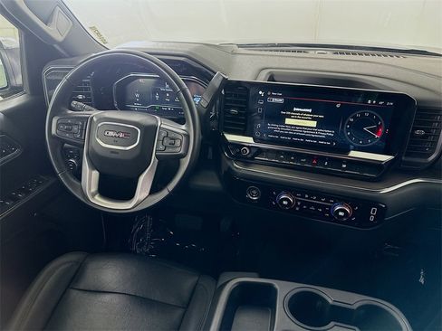 Used 2024 GMC Sierra 1500 SLT image 17