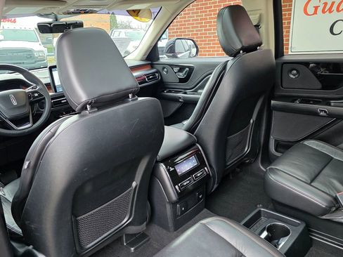 Used 2021 Lincoln Aviator Reserve w/ Elements Package Plus image 11