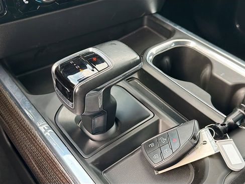 Used 2024 Chevrolet Silverado 1500 LT Trail Boss w/ Convenience Package II AWD/4WD image 17