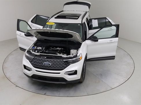 Certified 2022 Ford Explorer XLT w/ Equipment Group 202A image 46